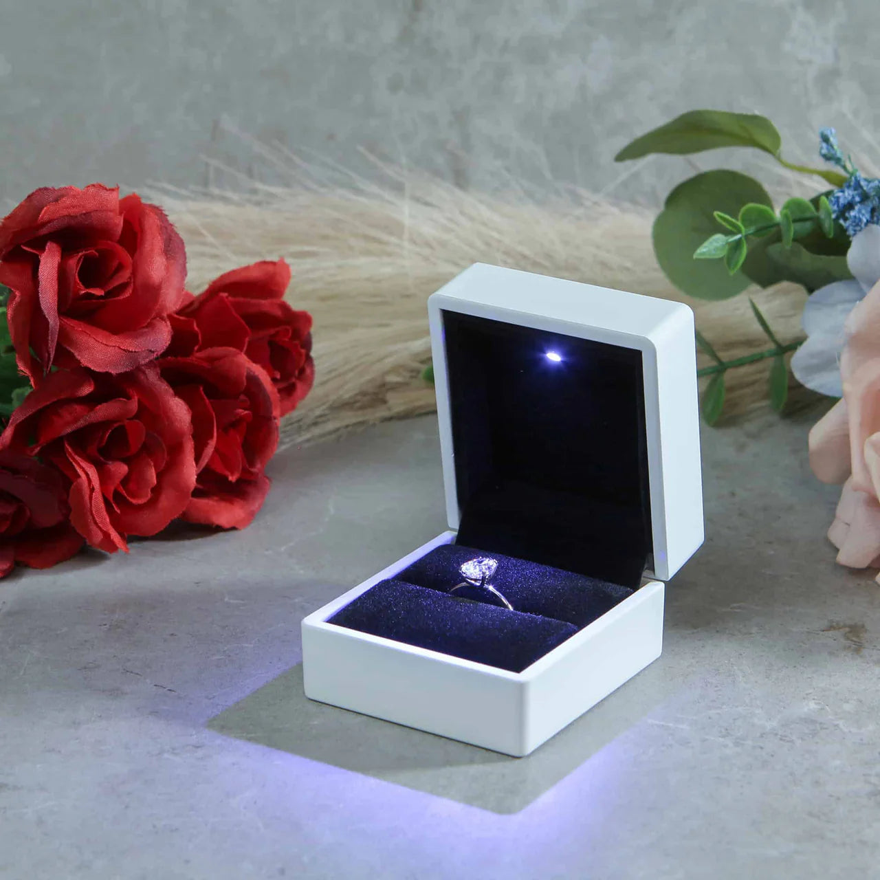 Işıklı Premium Yüzük Kutusu Beyaz